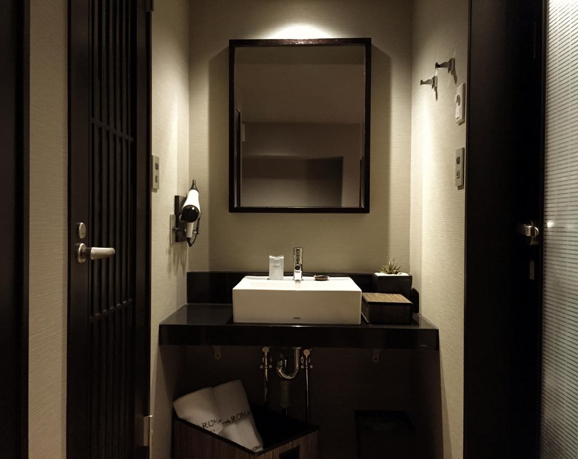 Отель Aroma+ (Adults Only) Токио Экстерьер фото